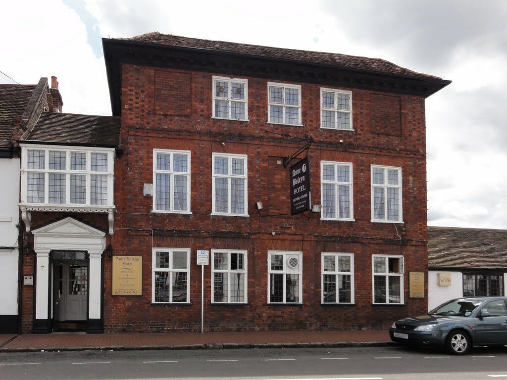The Boleyn Hotel Стейнс Экстерьер фото